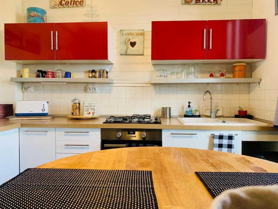 Maison De Au Coeur D'angouleme- 2 Chambres-wifi- Cosy - Ideal De 1 A 6 Personnes - Conciergerie J&n *